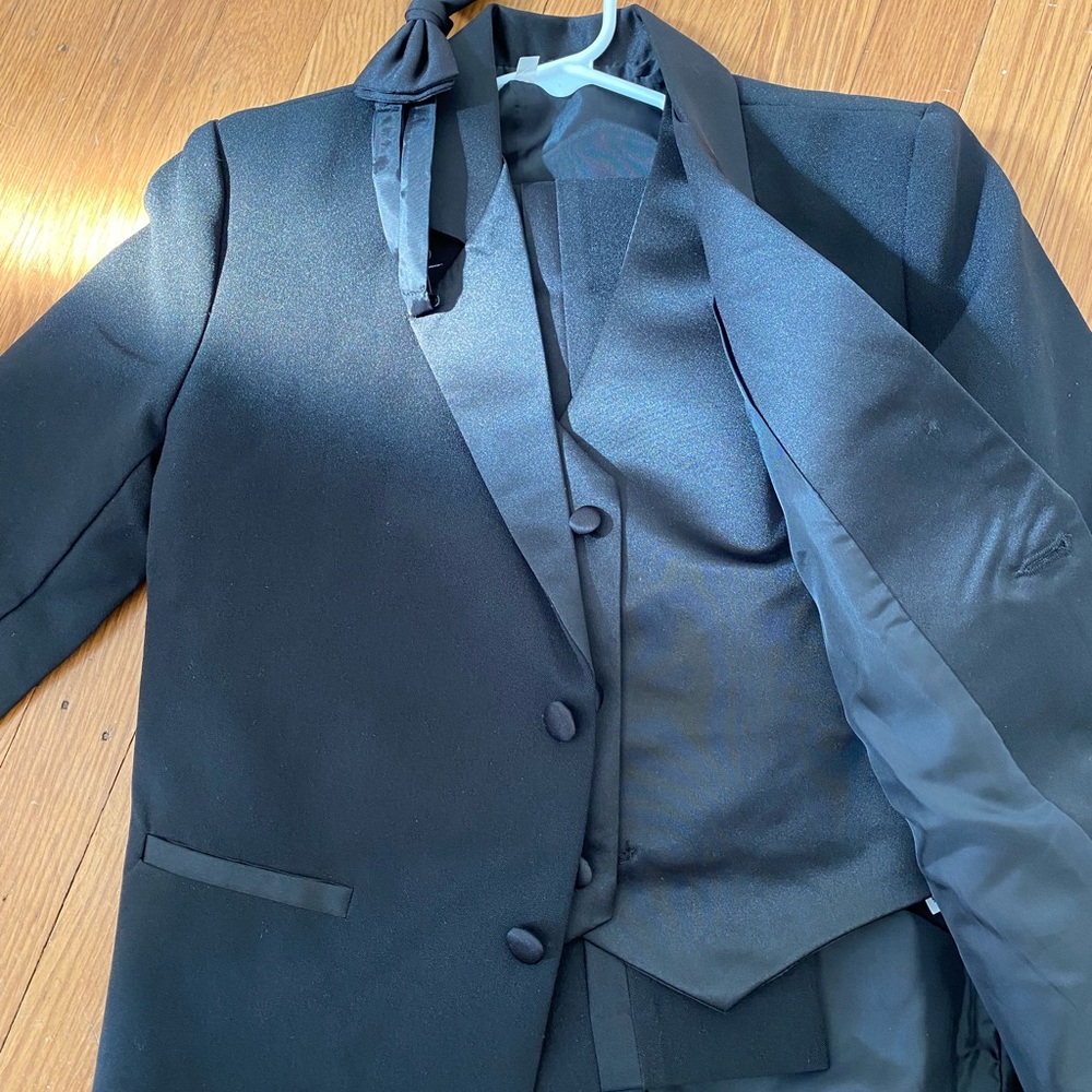 Size 6 little boys tuxedo